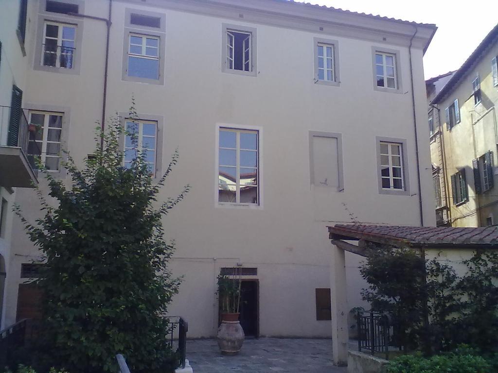 Dimora Storica Palazzo Puccini Bed and Breakfast Πιστόια Δωμάτιο φωτογραφία