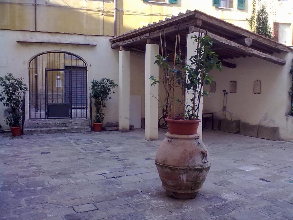 Dimora Storica Palazzo Puccini Bed and Breakfast Πιστόια Δωμάτιο φωτογραφία